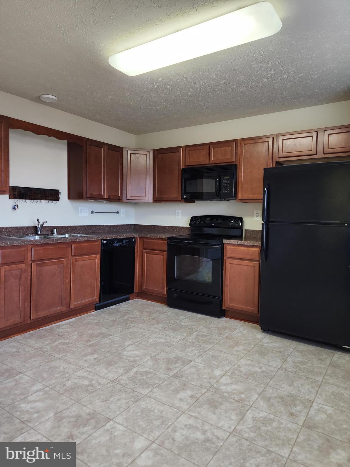 2361 Silver Fox WAY