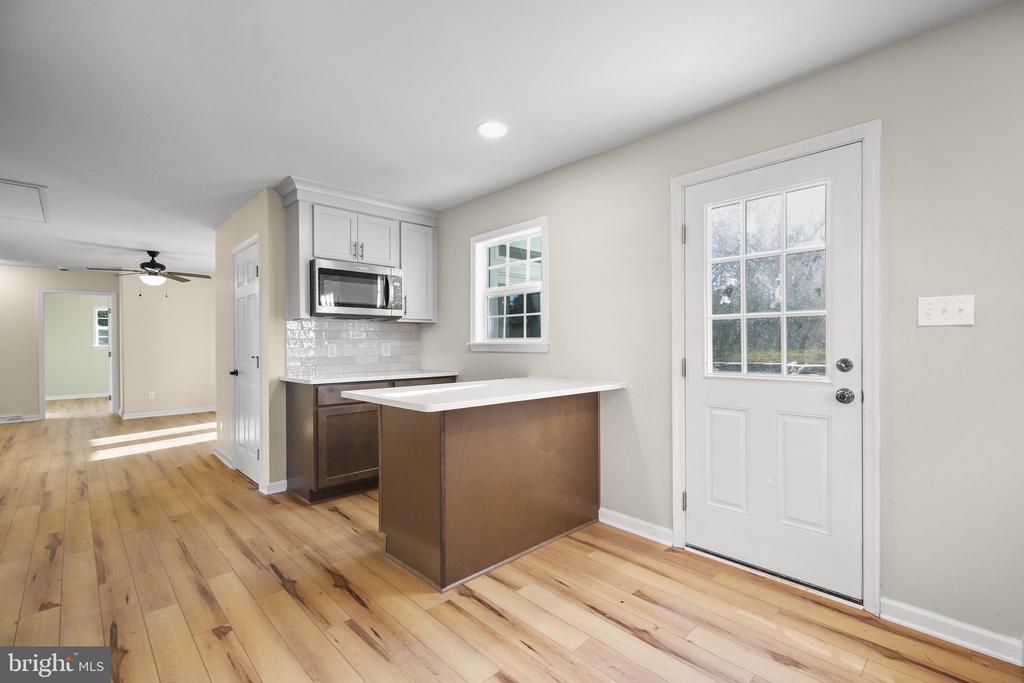 15344 Tomahawk Creek Rd
