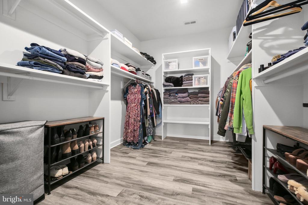 1519 Lakeview Pkwy