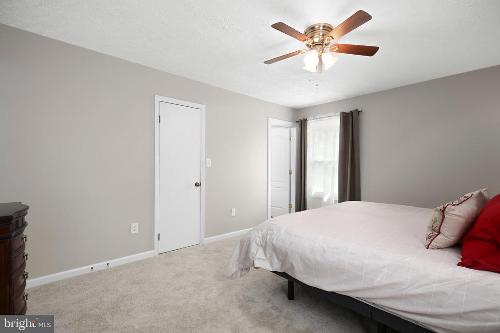 740 Lakeview Pkwy
