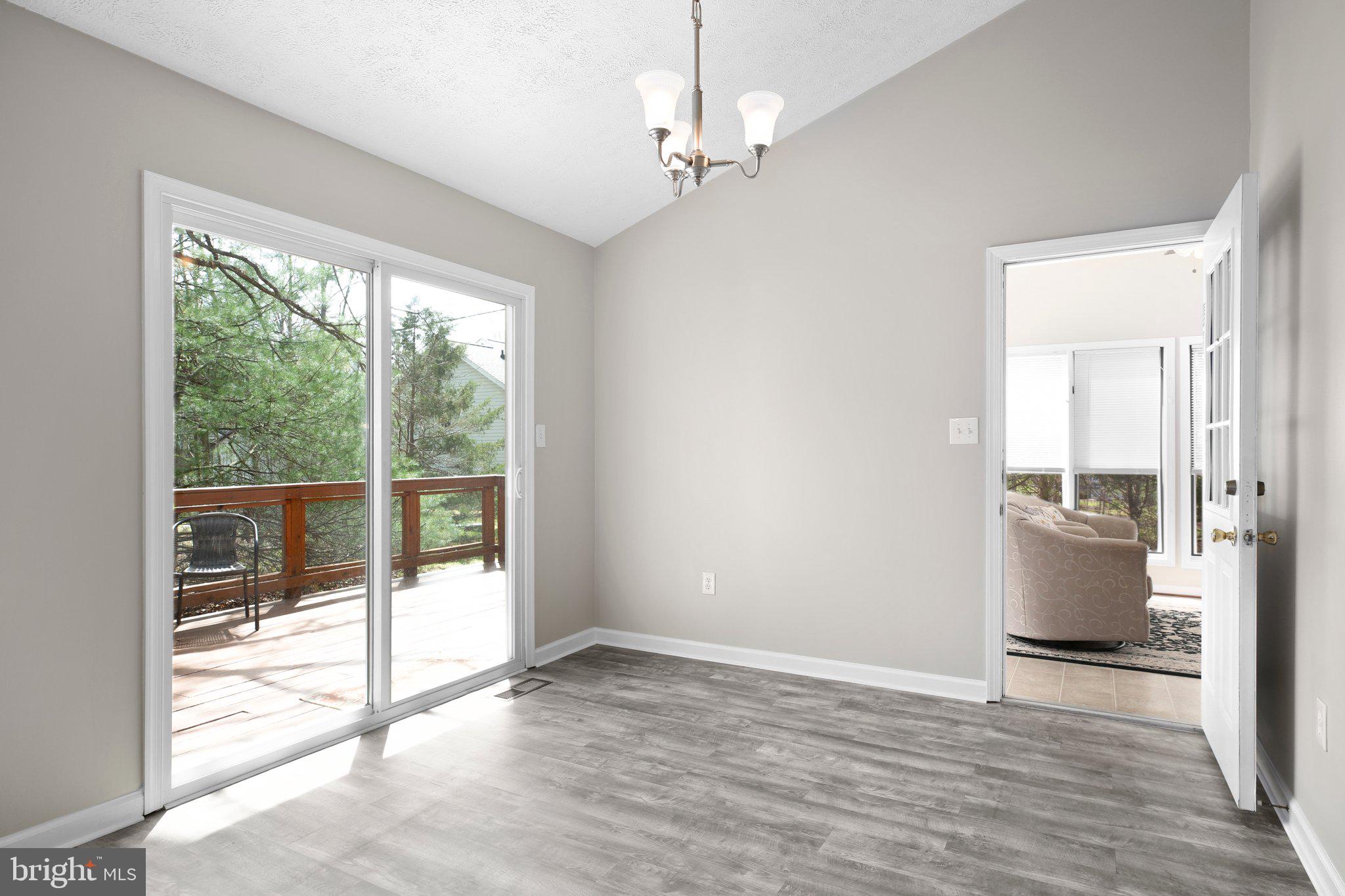 740 Lakeview Pkwy