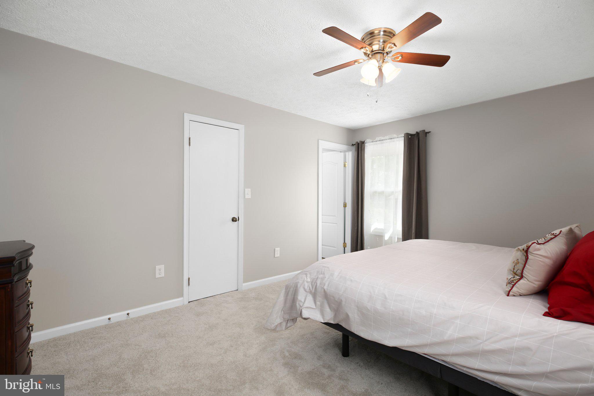 740 Lakeview Pkwy