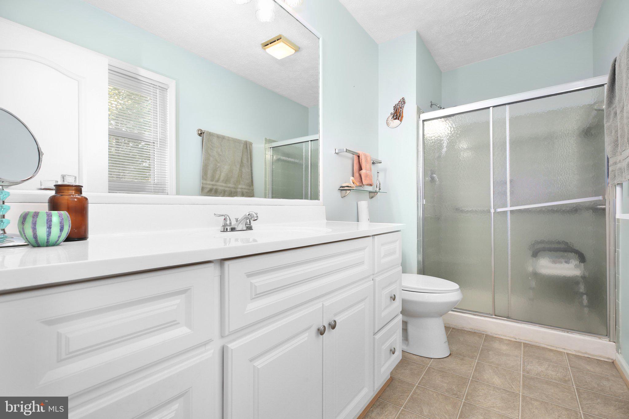 740 Lakeview Pkwy