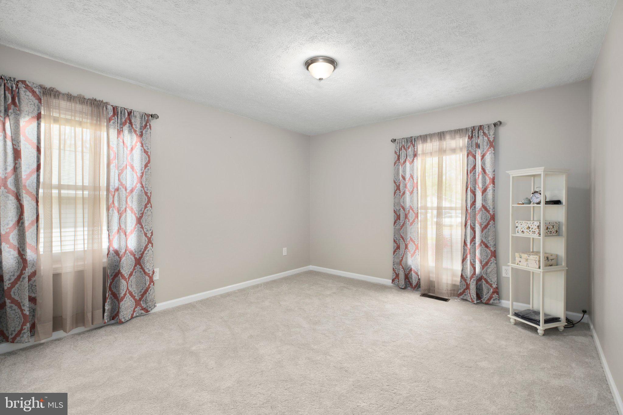 740 Lakeview Pkwy