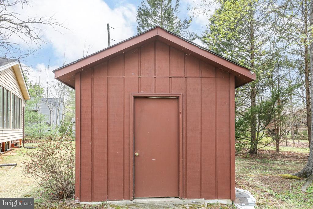 740 Lakeview Pkwy