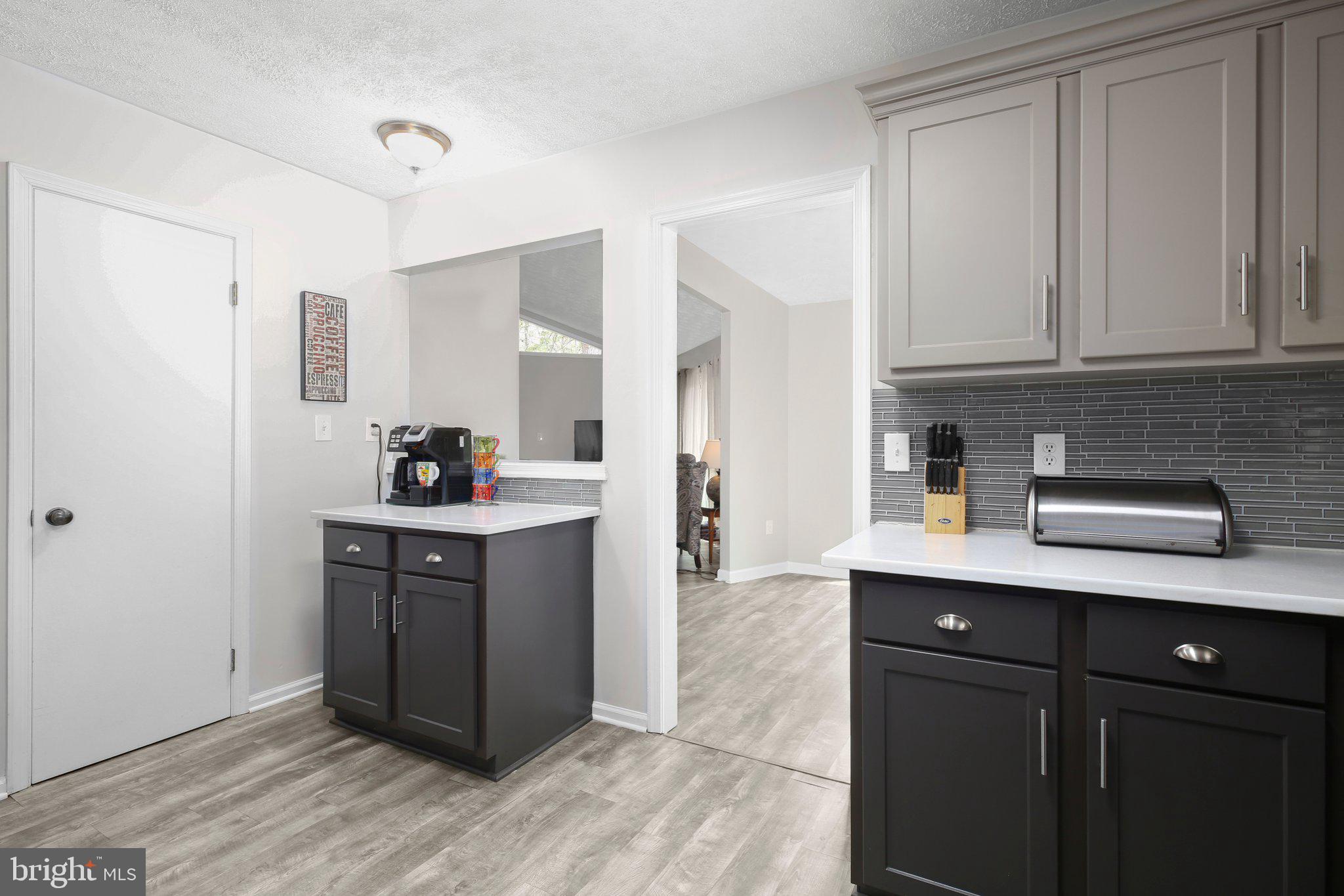 740 Lakeview Pkwy