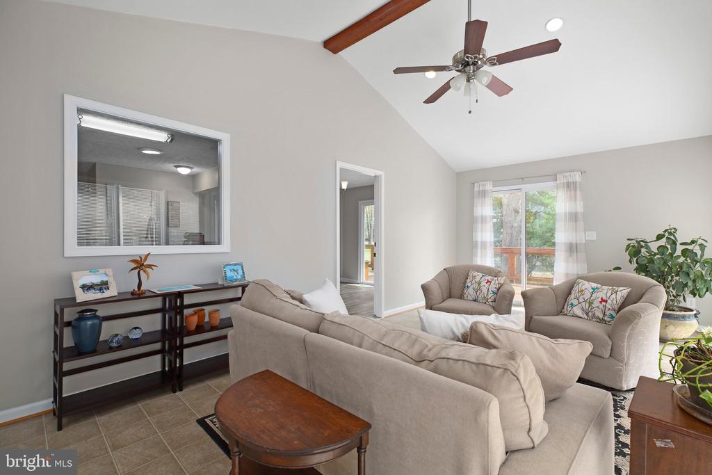 740 Lakeview Pkwy