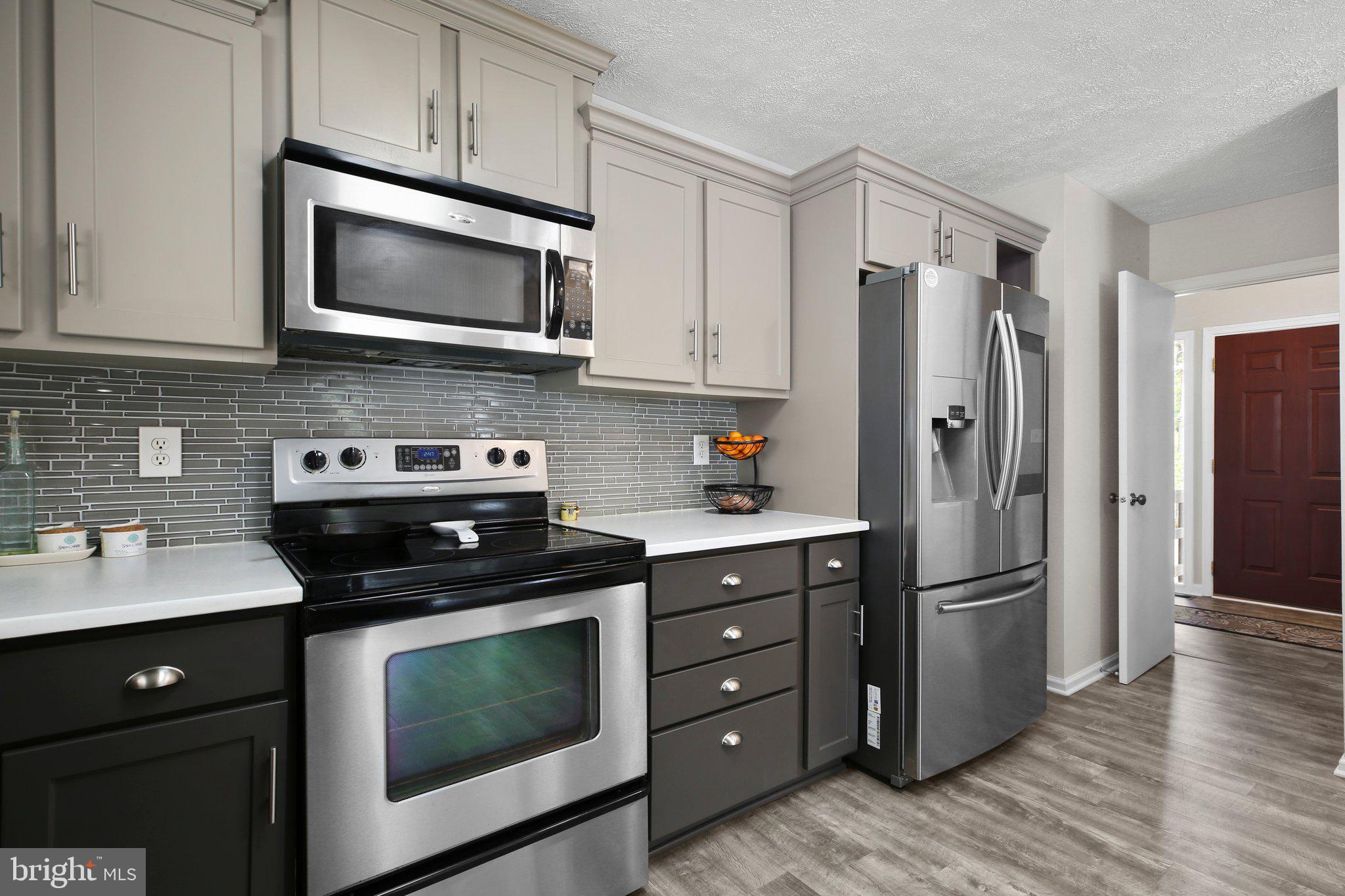 740 Lakeview Pkwy