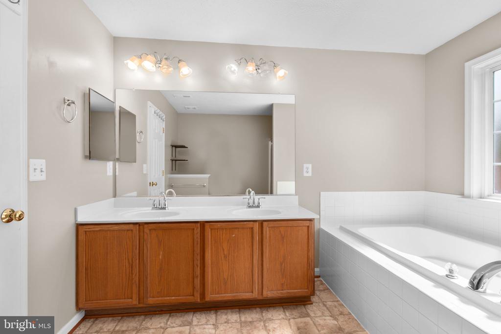 2036 MOURNING DOVE DRIVE