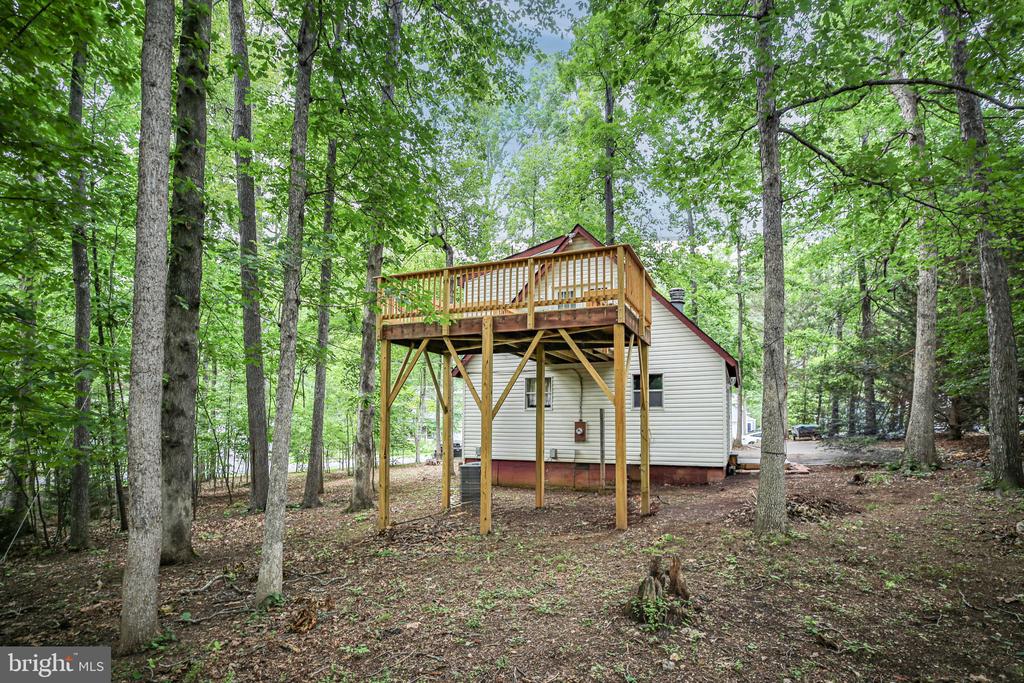 104 MONTICELLO CIRCLE