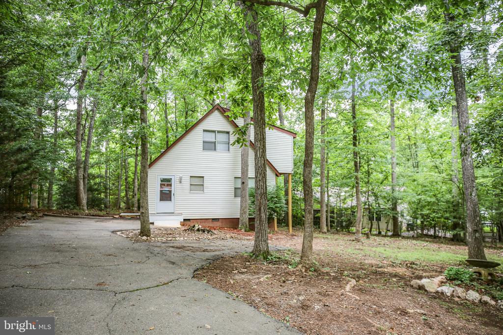 104 MONTICELLO CIRCLE