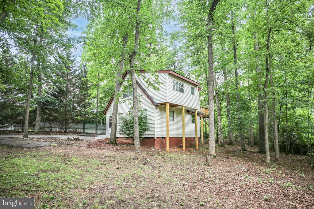 104 MONTICELLO CIRCLE