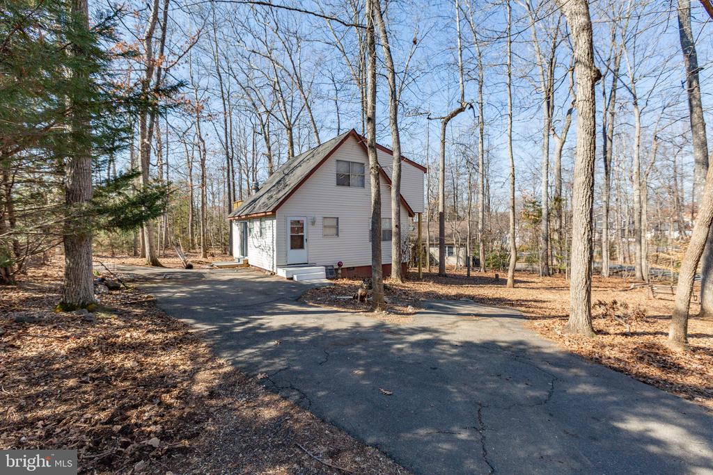 104 MONTICELLO CIRCLE