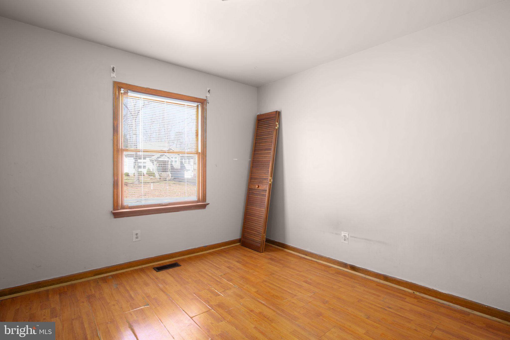 1105 LAKEVIEW PARKWAY