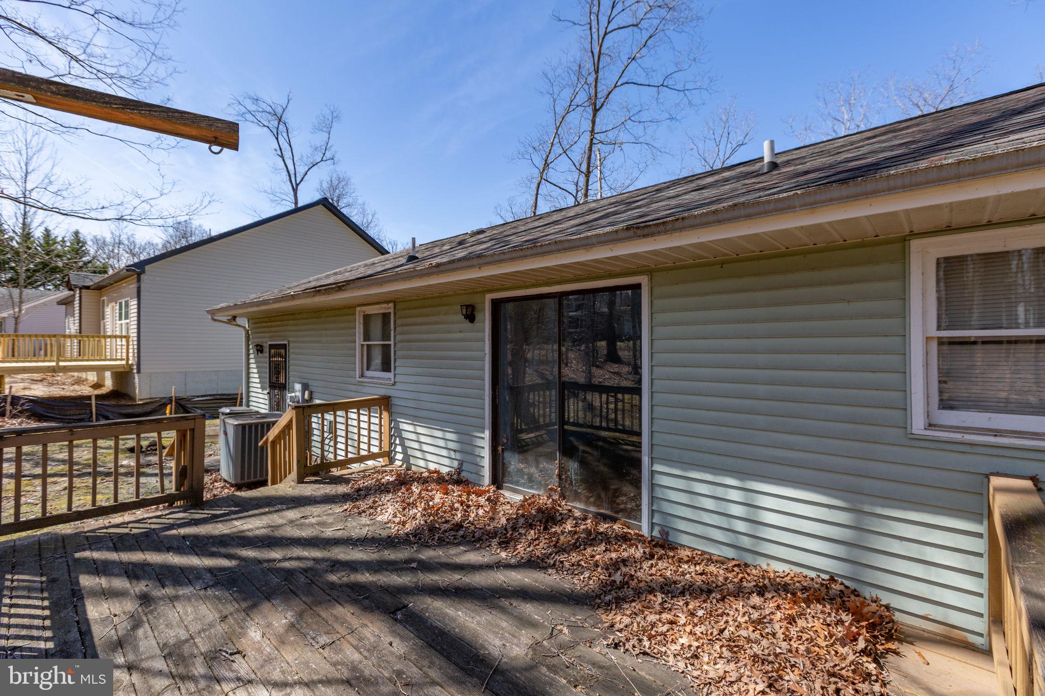 1105 LAKEVIEW PARKWAY