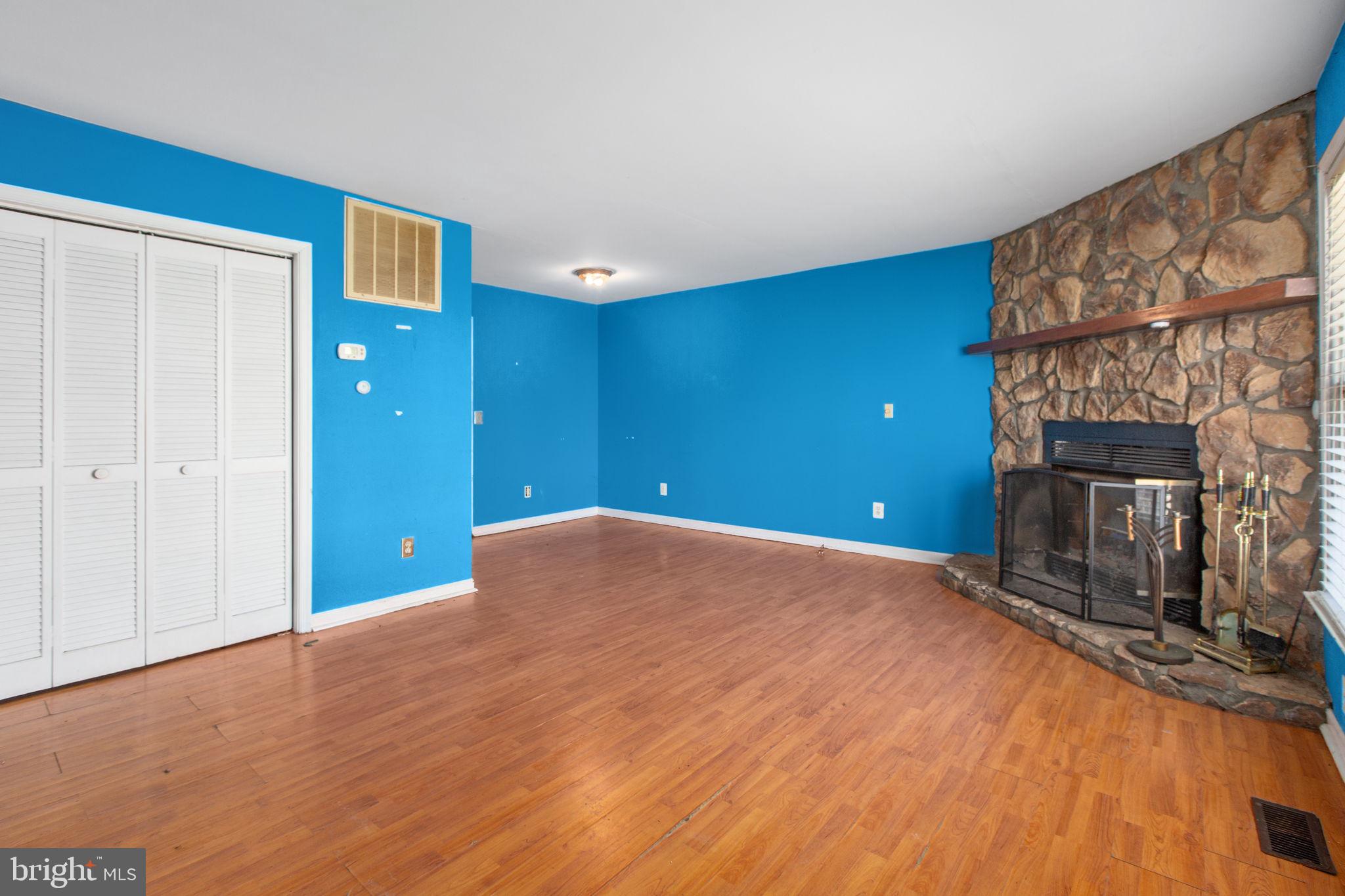 1105 LAKEVIEW PARKWAY