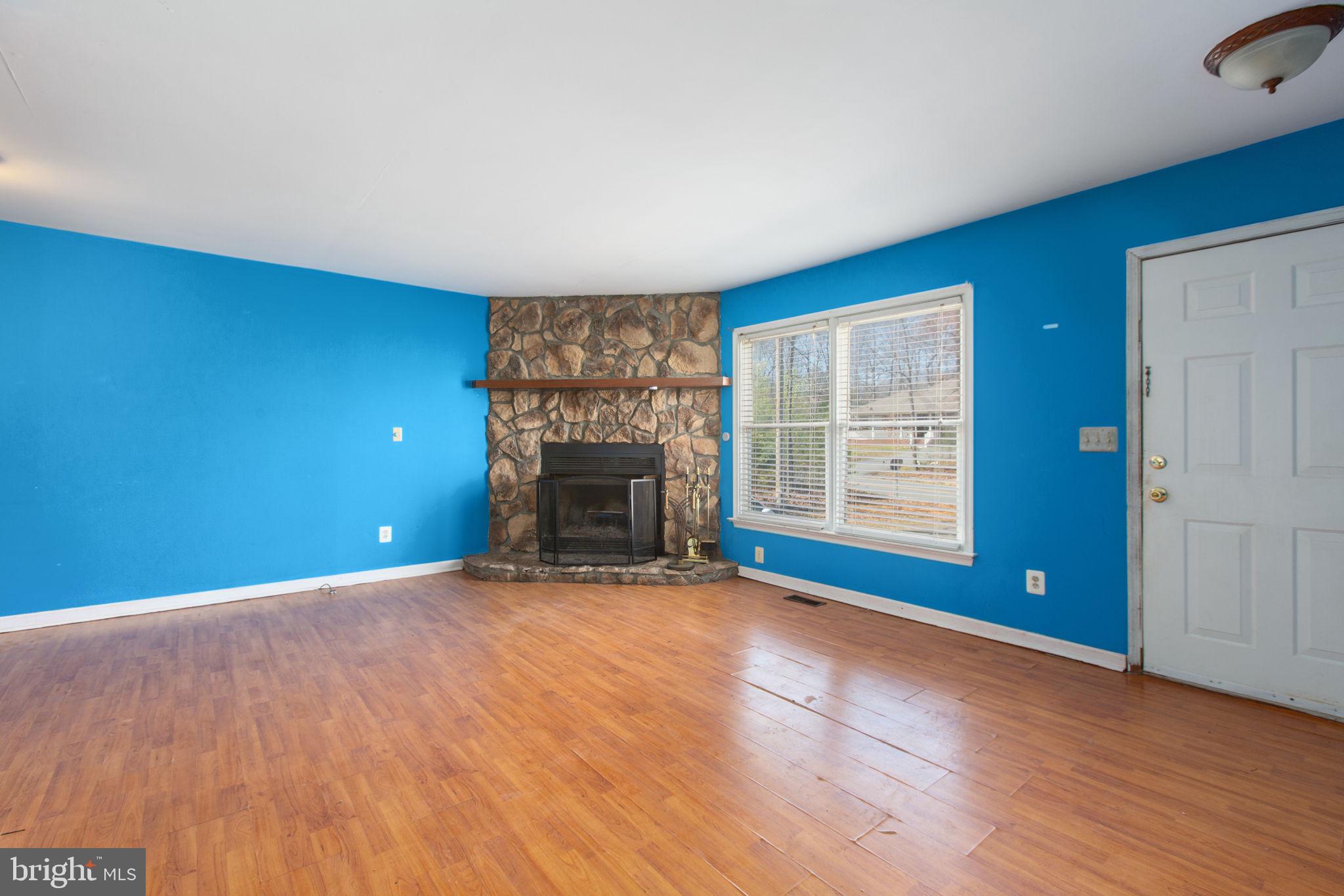 1105 LAKEVIEW PARKWAY