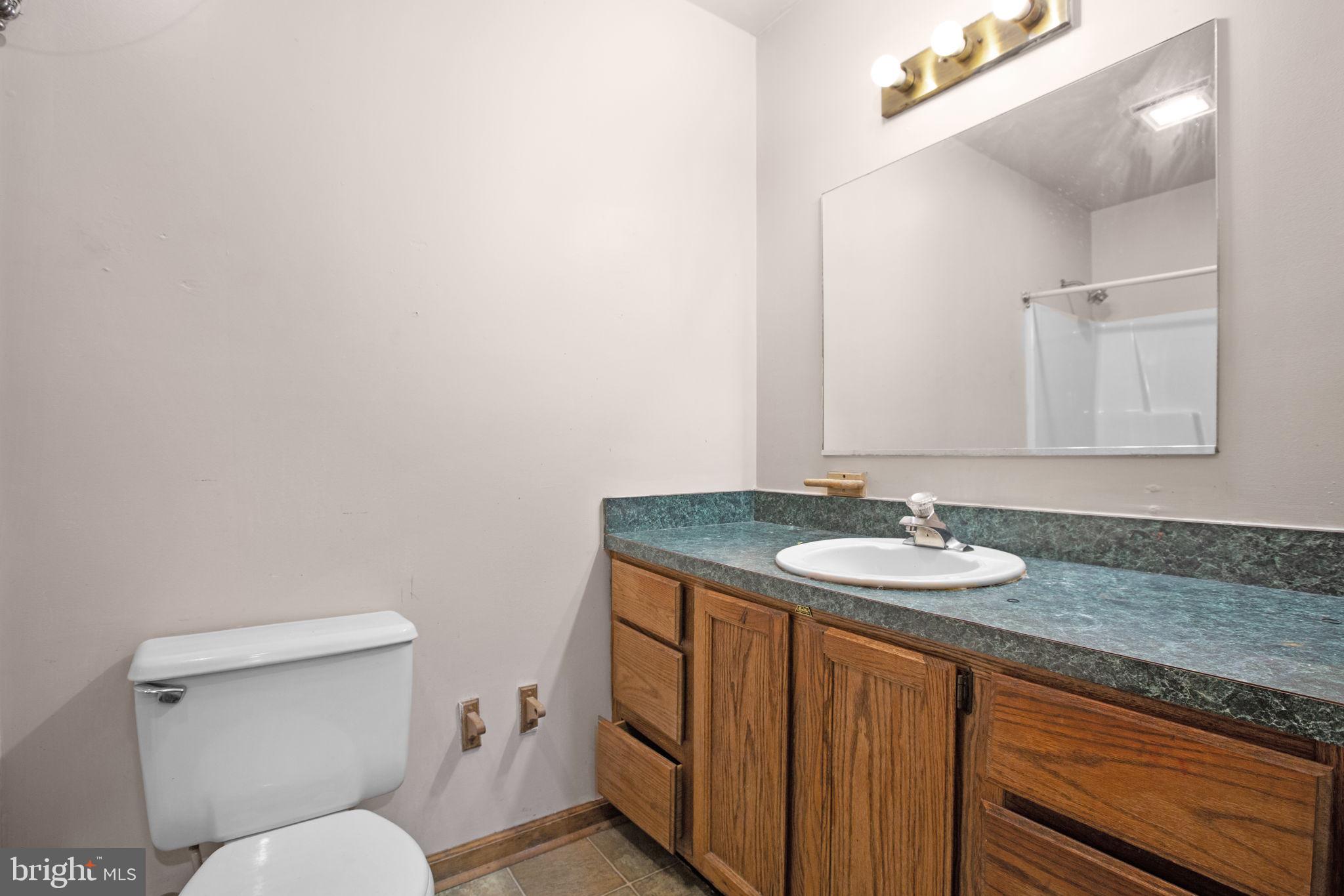 1105 LAKEVIEW PARKWAY