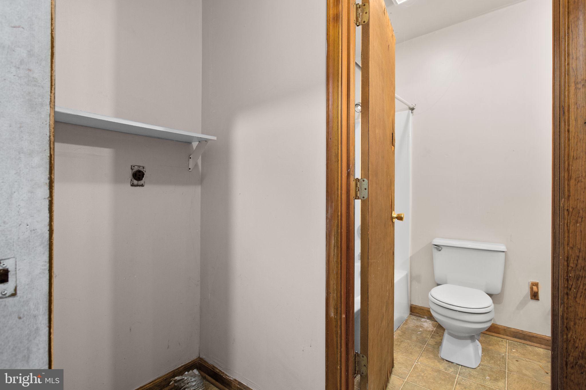 1105 LAKEVIEW PARKWAY