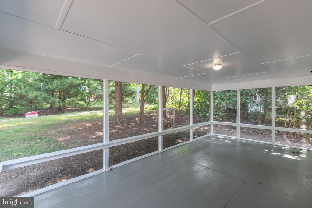 1217 LAKEVIEW PARKWAY