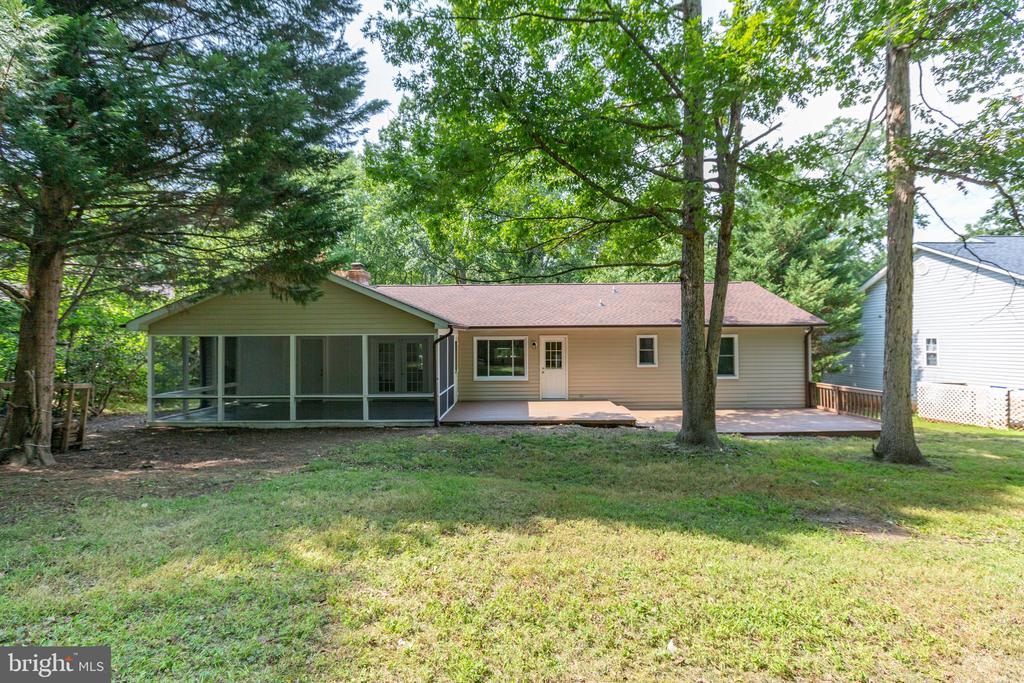 1217 LAKEVIEW PARKWAY