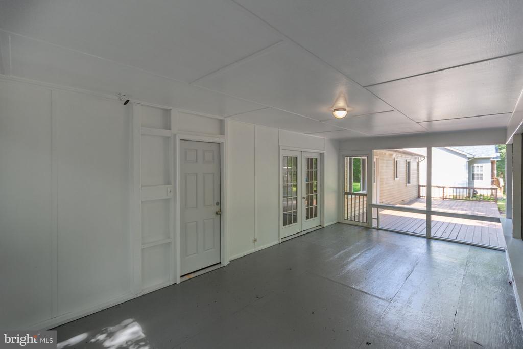 1217 LAKEVIEW PARKWAY