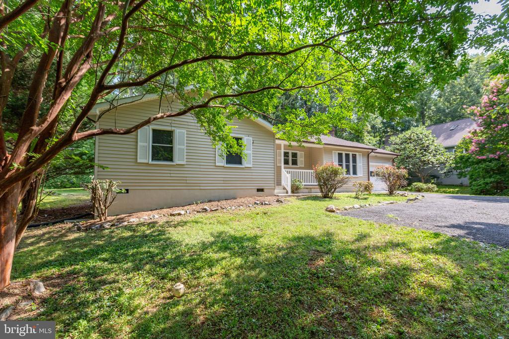 1217 LAKEVIEW PARKWAY