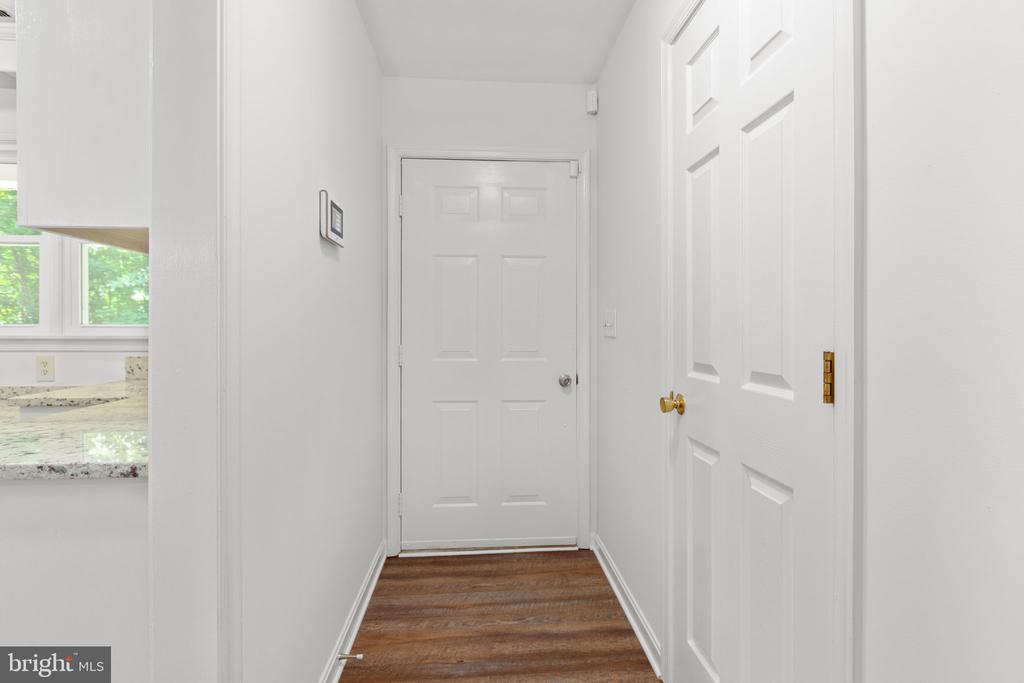 1217 LAKEVIEW PARKWAY