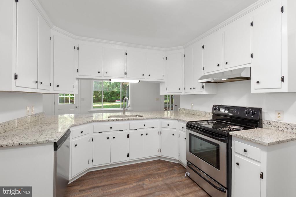 1217 LAKEVIEW PARKWAY