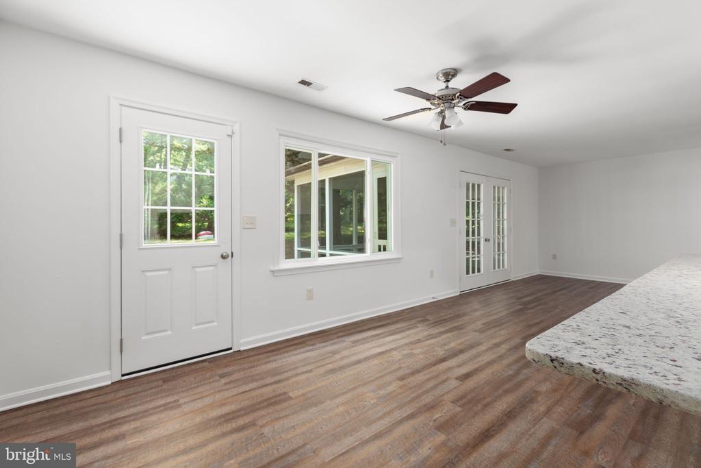 1217 LAKEVIEW PARKWAY