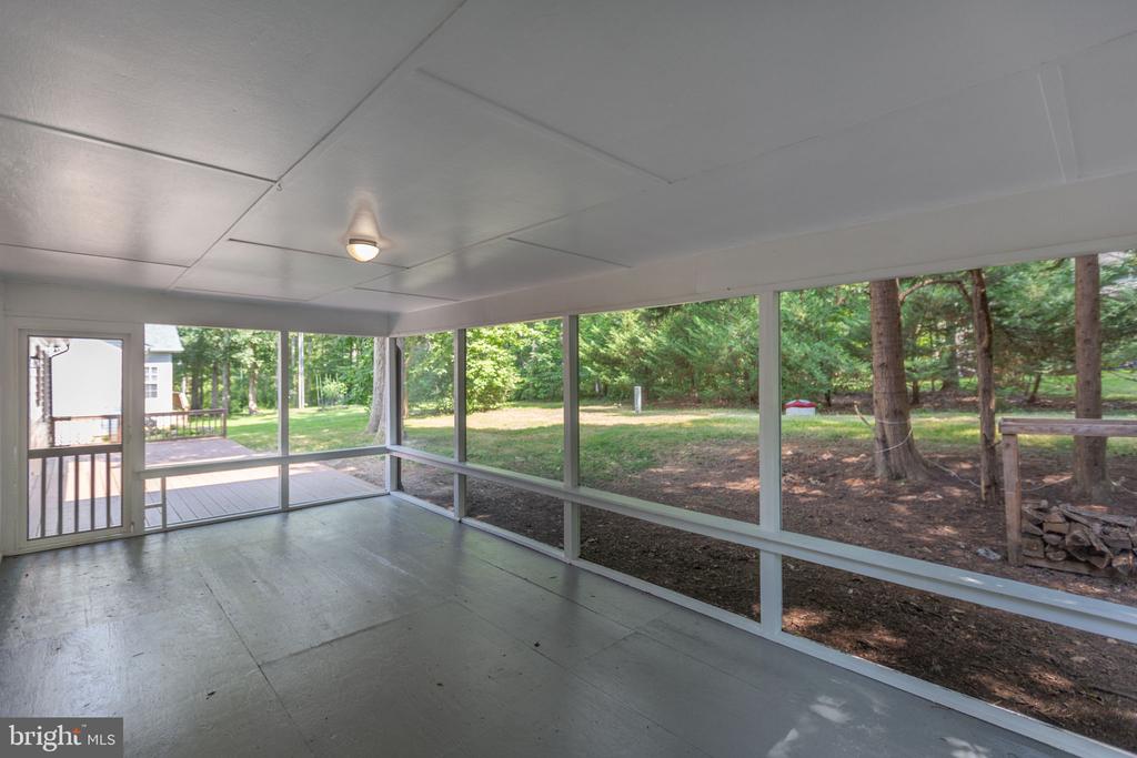1217 LAKEVIEW PARKWAY
