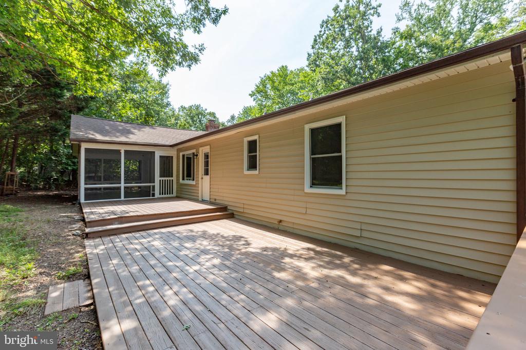 1217 LAKEVIEW PARKWAY
