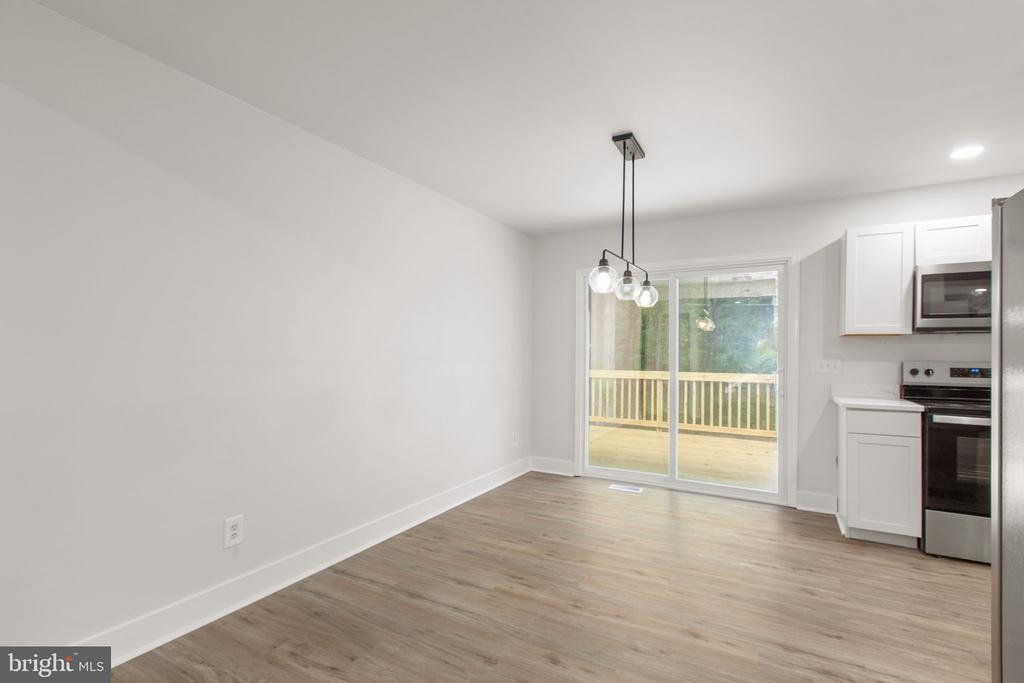 1105 LAKEVIEW PARKWAY