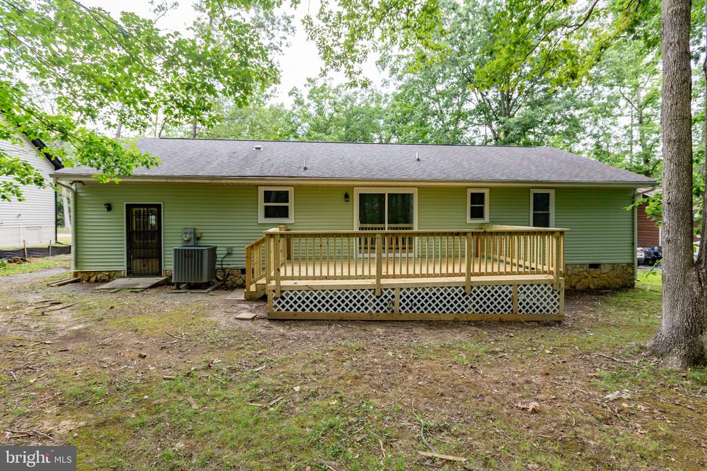 1105 LAKEVIEW PARKWAY