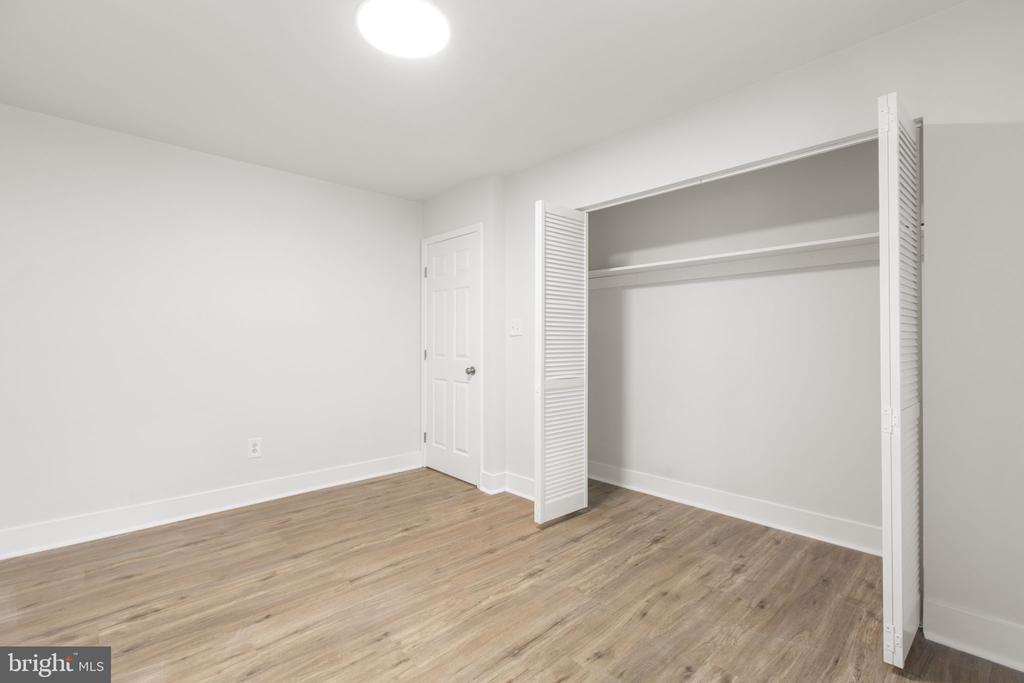 1105 LAKEVIEW PARKWAY
