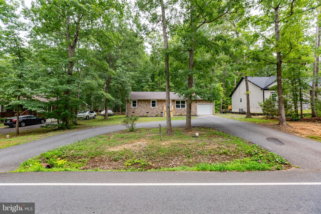1105 LAKEVIEW PARKWAY
