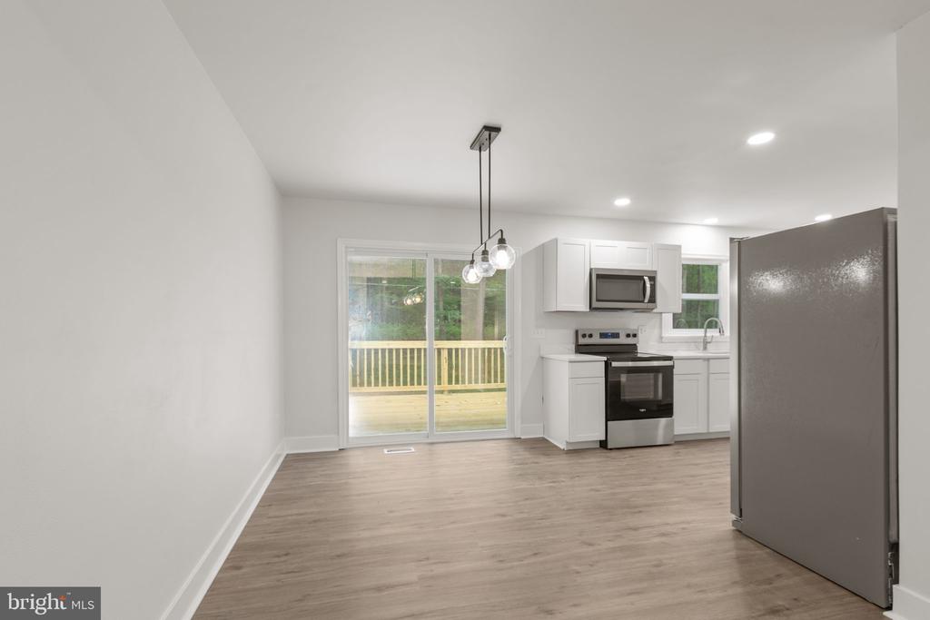 1105 LAKEVIEW PARKWAY