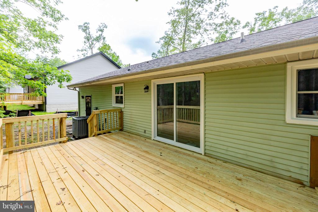1105 LAKEVIEW PARKWAY