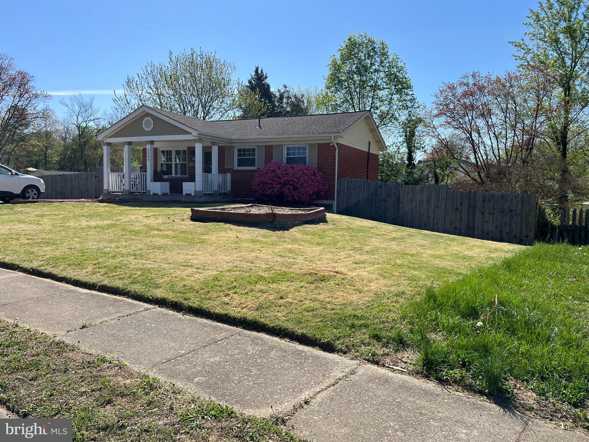 3389 BRISTOL COURT
