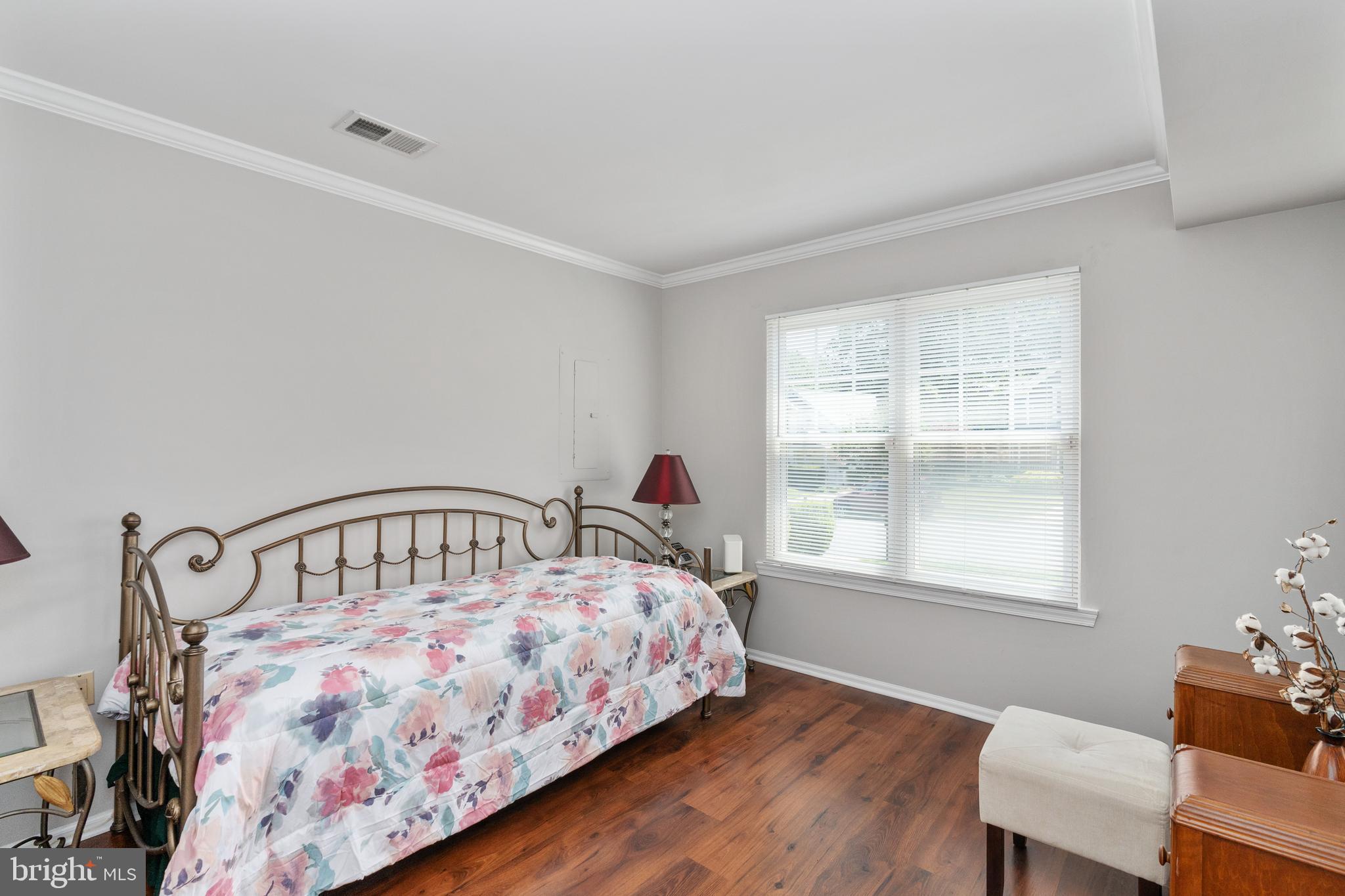 15091 HOLLEYSIDE DRIVE