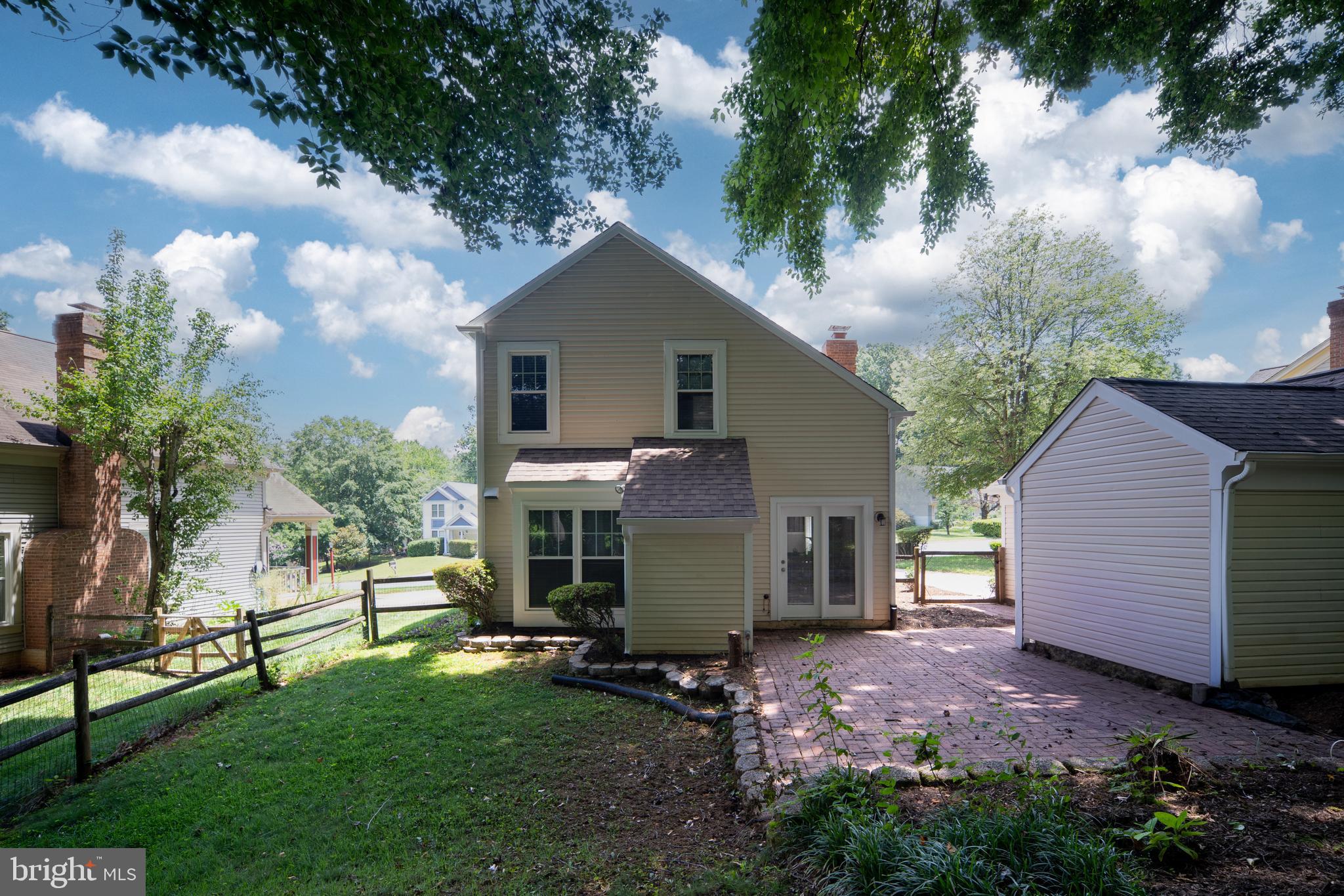 15091 HOLLEYSIDE DRIVE