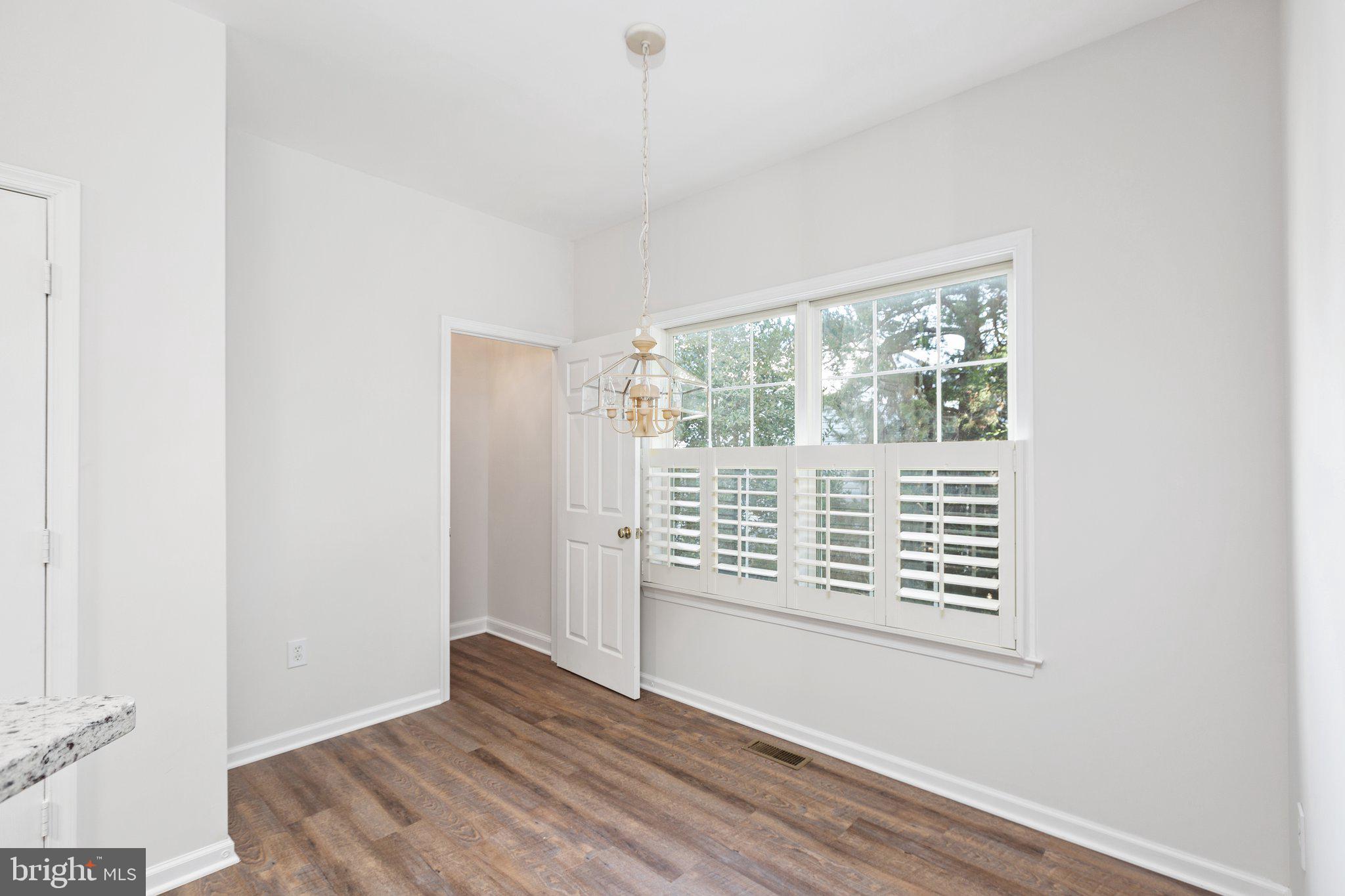 10602 Watford Lane
