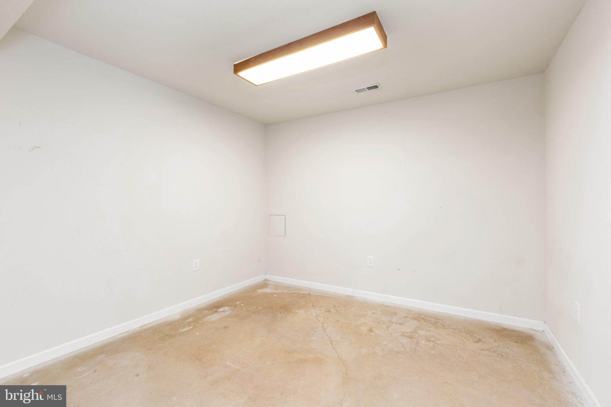 10602 Watford Lane