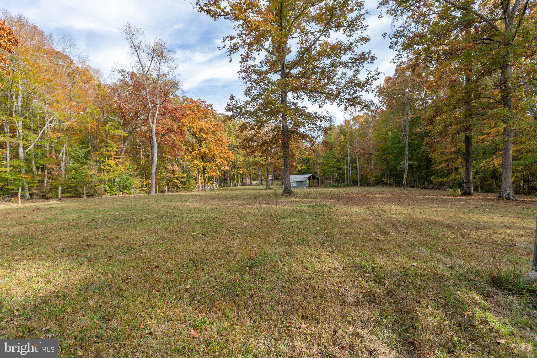 9825 Red Hill ROAD