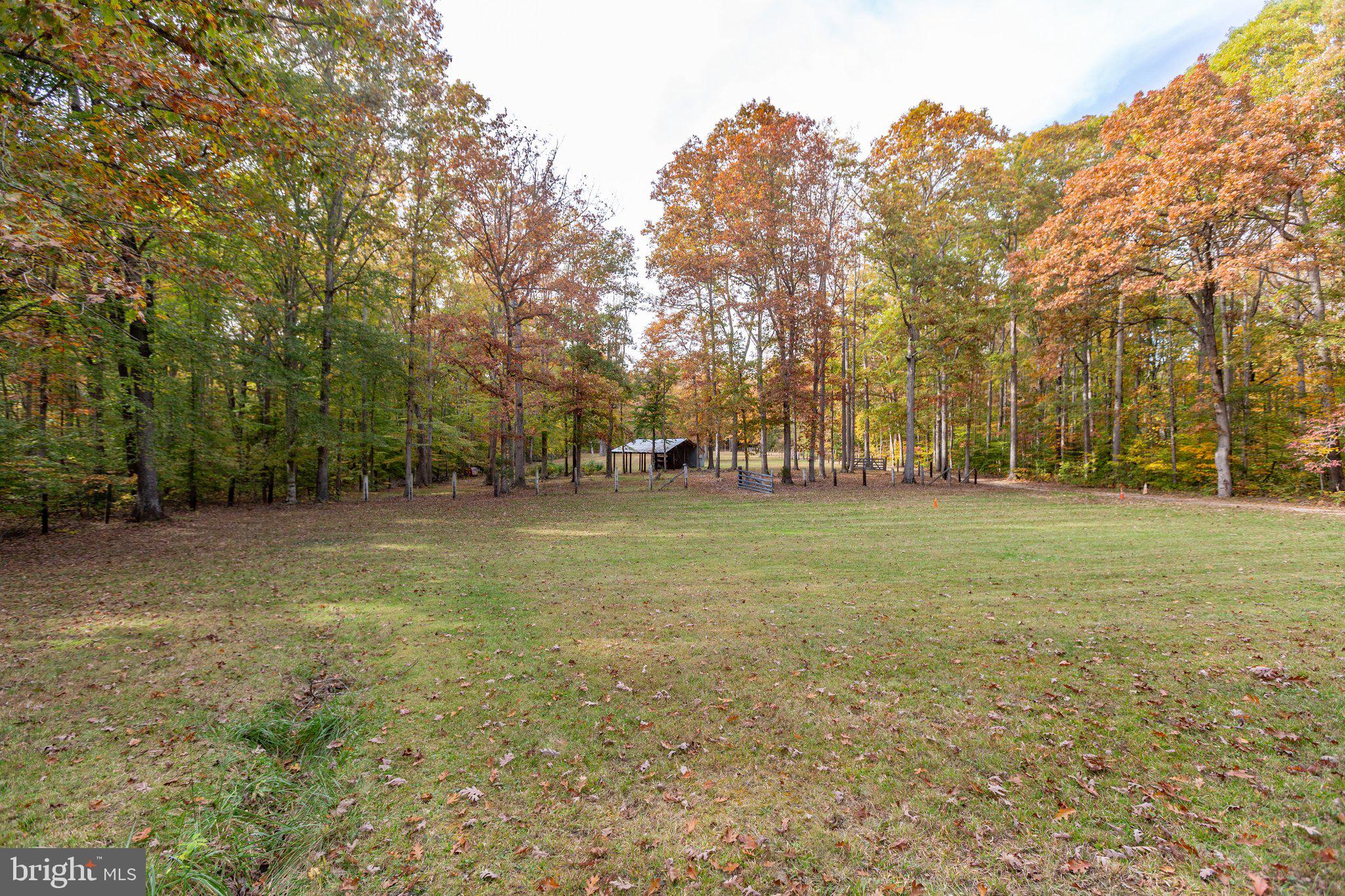 9825 Red Hill ROAD