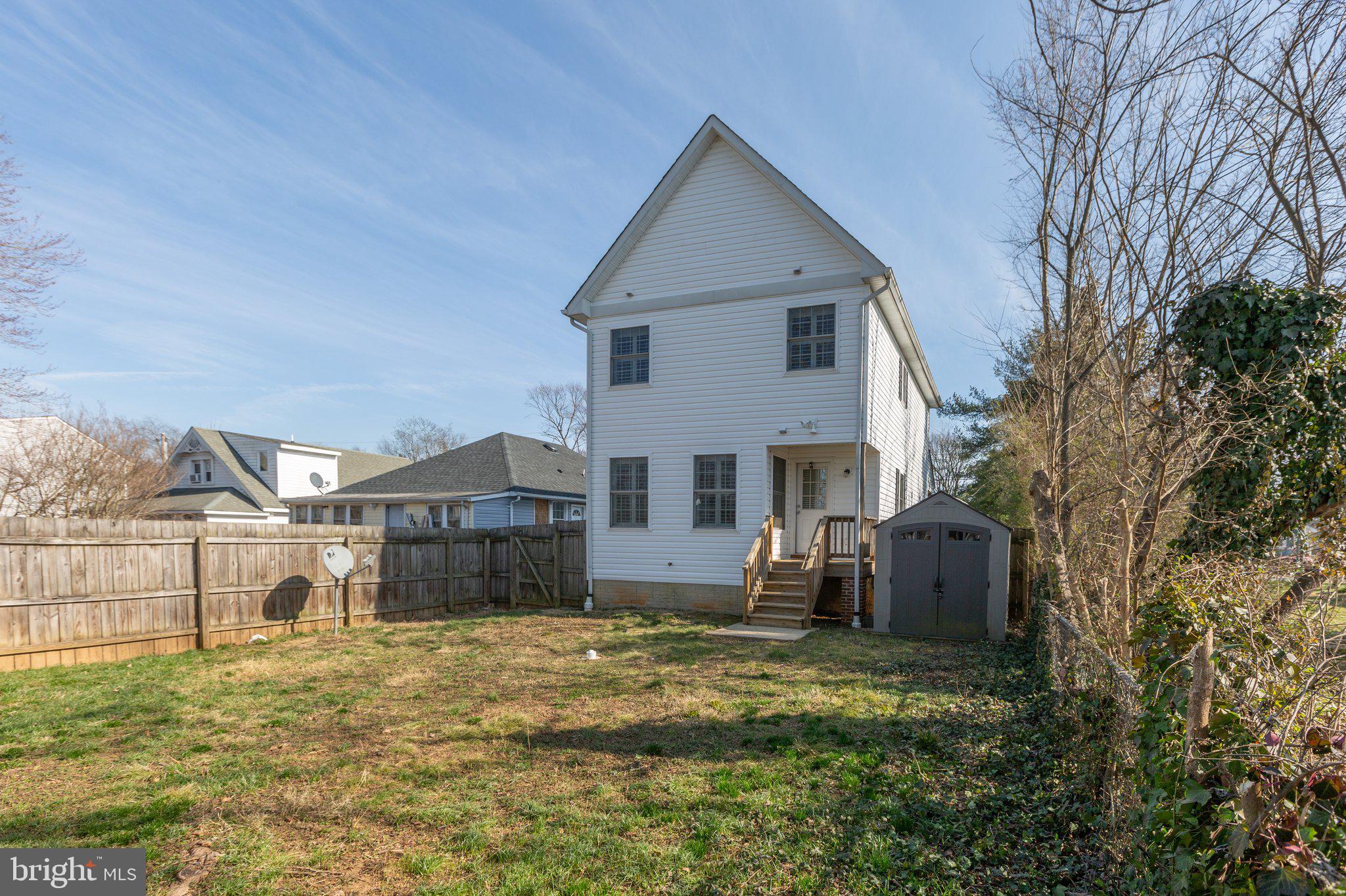 162 Mansfield St