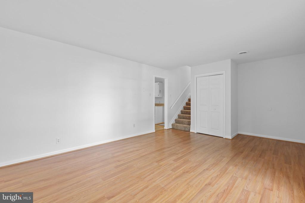 705 Kilarney Dr