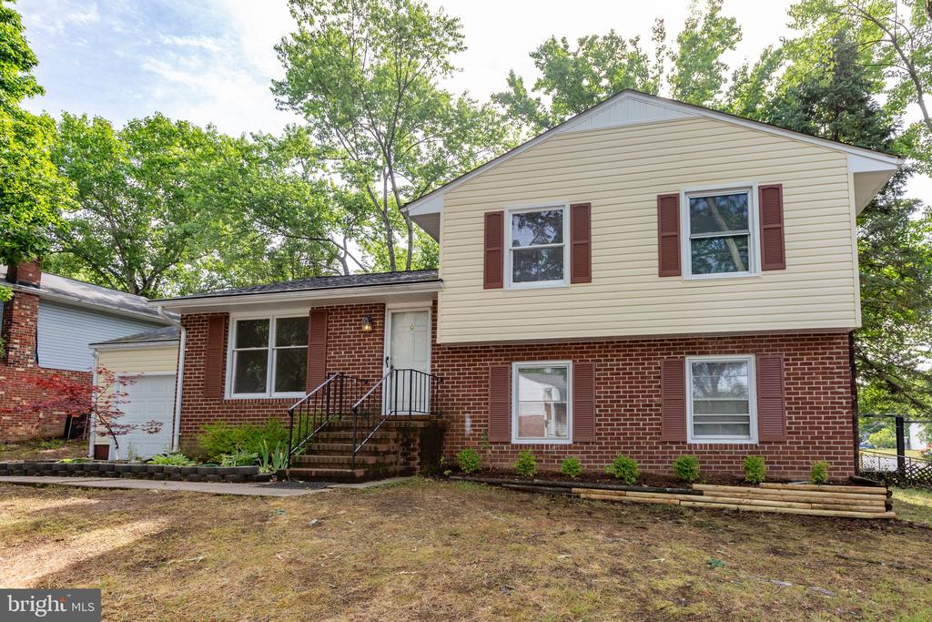705 Kilarney Dr