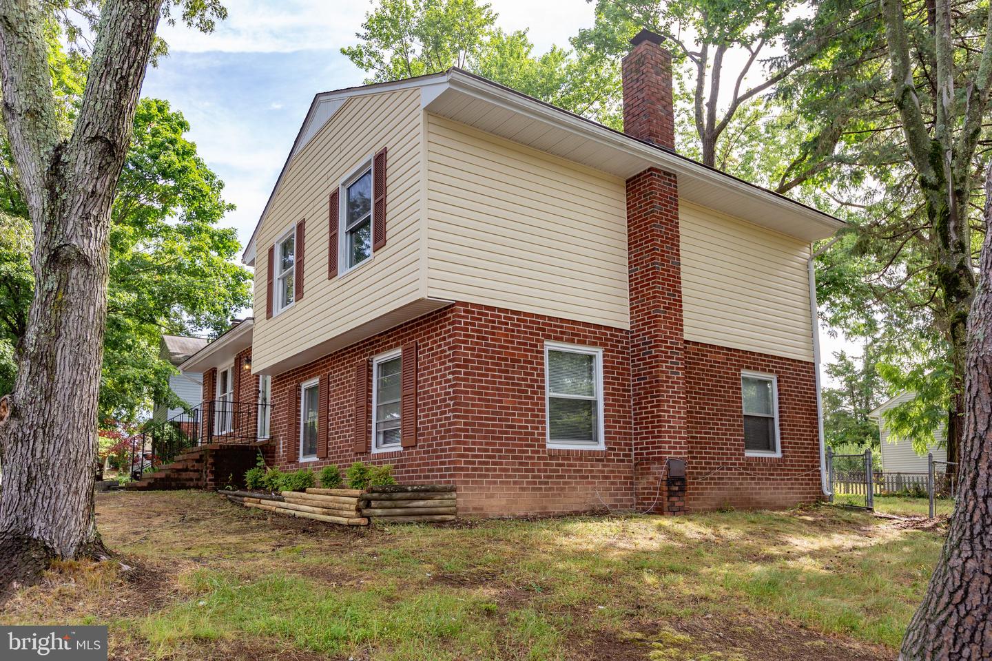 705 Kilarney Dr