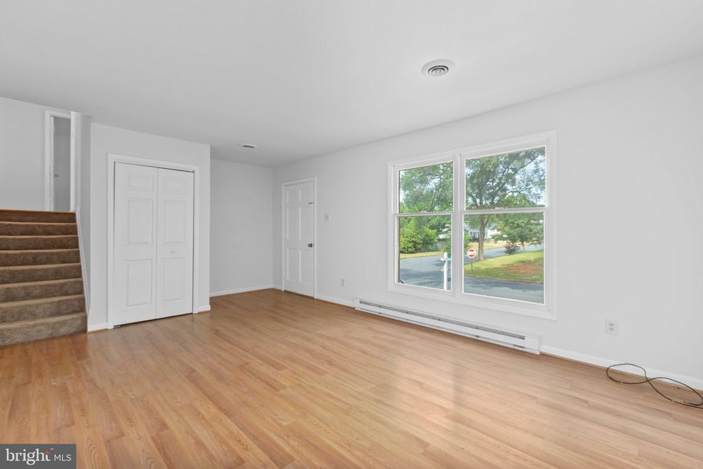 705 Kilarney Dr